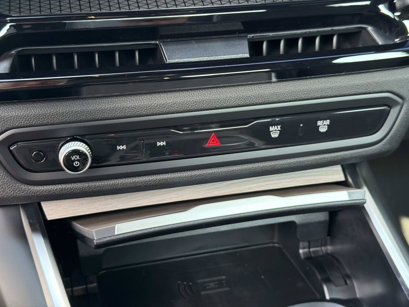 New 2026 BMW 330i Sedan w/ Premium Package RWD image 24