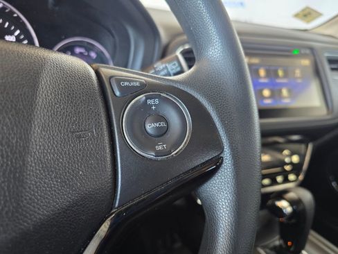 Used 2018 Honda HR-V EX image 18