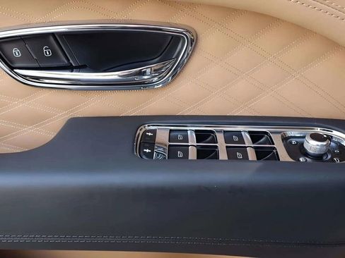 Used 2023 Bentley Bentayga Extended Wheelbase AWD/4WD image 13