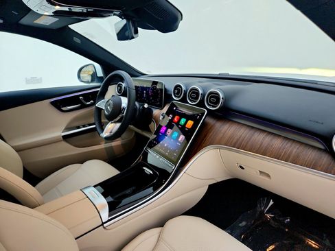 Used 2025 Mercedes-Benz C 300 Sedan image 14