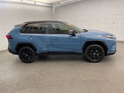 Used 2025 Toyota RAV4 XSE w/ Advanced Technology Package AWD/4WD image 4
