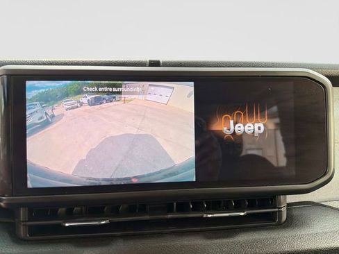 Used 2024 Jeep Wrangler Sport AWD/4WD image 18