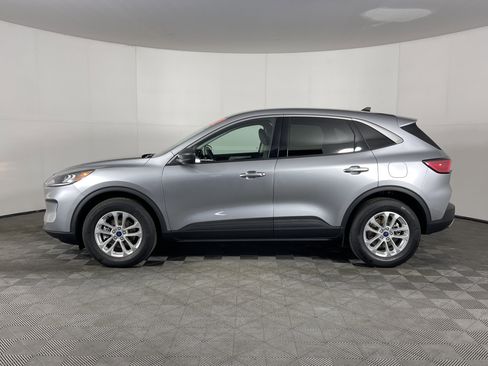 Used 2022 Ford Escape SE w/ Convenience Package image 3