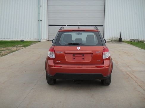 Used 2012 Suzuki SX4 AWD Hatchback image 8
