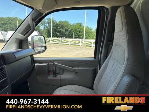 New 2025 Chevrolet Express 2500 Work Van w/ Driver Convenience Package image 20
