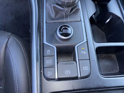 Used 2024 Kia Sorento S FWD image 32