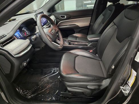 Used 2023 Jeep Compass Latitude AWD/4WD image 15