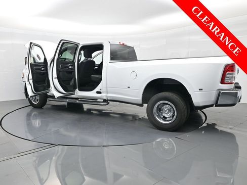 Used 2024 RAM 3500 Big Horn image 44