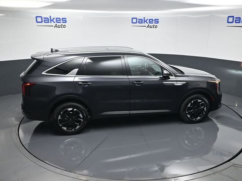 Certified 2025 Kia Sorento S w/ Panoramic Sunroof Package FWD image 56