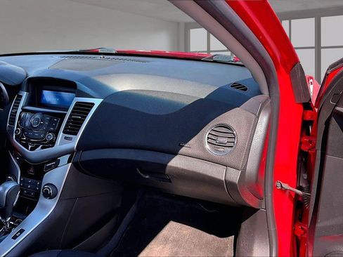 Used 2015 Chevrolet Cruze LT FWD image 17