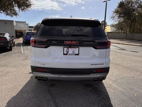 Used 2025 GMC Acadia Elevation image 8