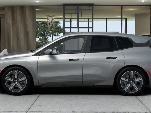 New 2026 BMW iX xDrive60 image 4