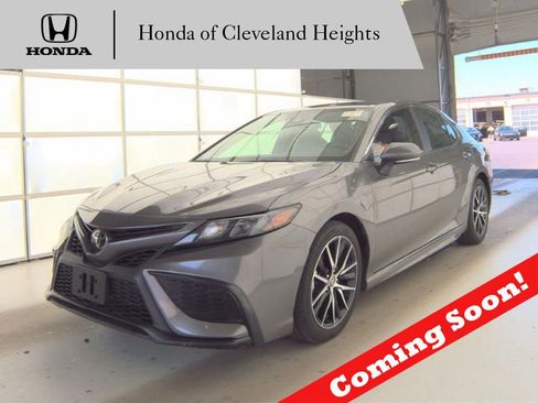 Used 2024 Toyota Camry SE FWD image 1