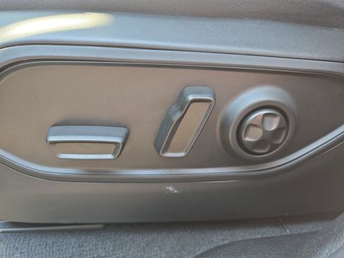 Used 2024 Jeep Grand Cherokee Limited image 14