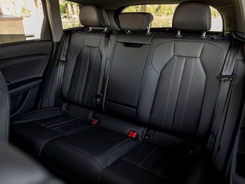 Certified 2025 Audi Q6 e-tron Premium Plus w/ Premium Plus AWD/4WD image 21