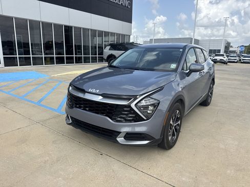 Certified 2025 Kia Sportage EX FWD image 4