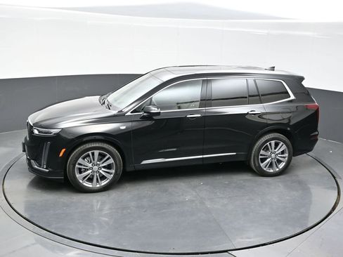 Certified 2025 Cadillac XT6 Premium Luxury w/ Platinum Package AWD/4WD image 36
