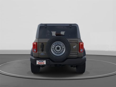 New 2025 Ford Bronco Base image 5