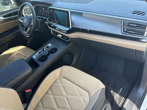 Used 2024 Volkswagen Atlas Cross Sport SE image 20