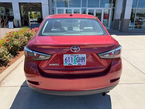 Used 2020 Toyota Yaris LE FWD image 1