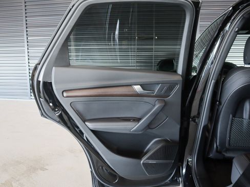 Used 2023 Audi Q5 2.0T Premium Plus w/ Premium Plus Package image 28