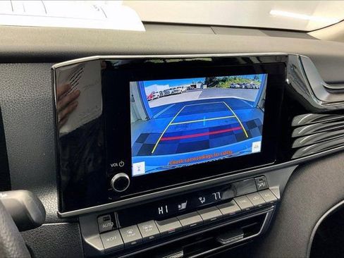 Used 2025 Toyota Camry LE image 24