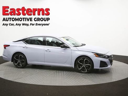 Used 2023 Nissan Altima 2.5 SR FWD image 49