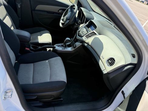 Used 2015 Chevrolet Cruze LS image 14