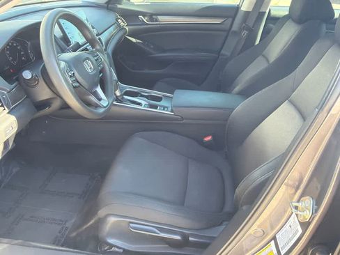 Used 2019 Honda Accord LX image 10