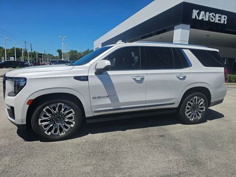 Used 2023 GMC Yukon Denali Ultimate AWD/4WD image 2