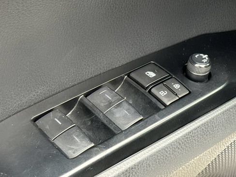 Used 2025 Toyota Camry LE AWD/4WD image 19