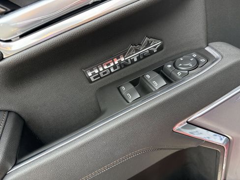 Used 2025 Chevrolet Silverado 1500 High Country w/ High Country Premium Package image 13