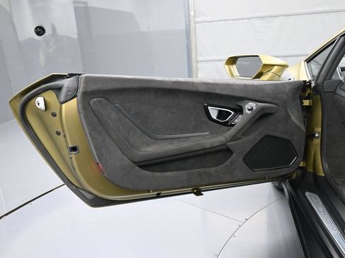 Used 2024 Lamborghini Huracan Sterrato AWD/4WD image 15