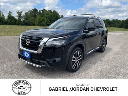 Used 2024 Nissan Pathfinder Platinum