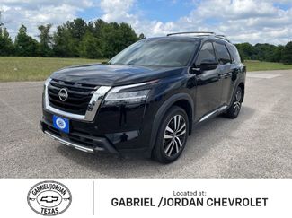 Used 2024 Nissan Pathfinder Platinum FWD video 1