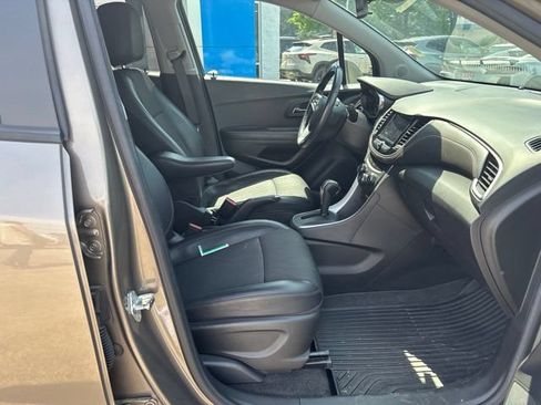 Used 2022 Chevrolet Trax LT w/ Sport Edition AWD/4WD image 35