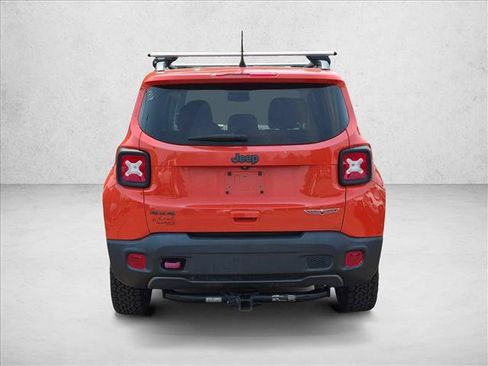 Used 2019 Jeep Renegade Trailhawk AWD/4WD image 6