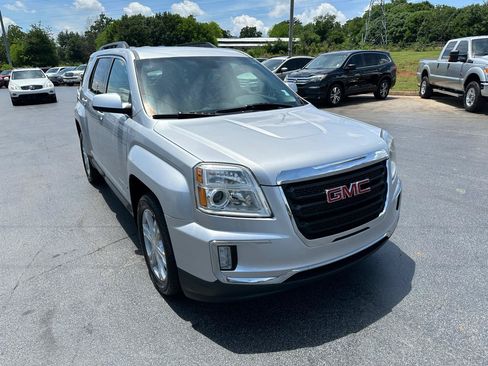Used 2017 GMC Terrain SLE w/ Driver Alert Package I FWD image 6