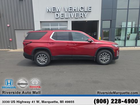 Used 2023 Chevrolet Traverse LT w/ LPO, Floor Liner Package AWD/4WD image 10