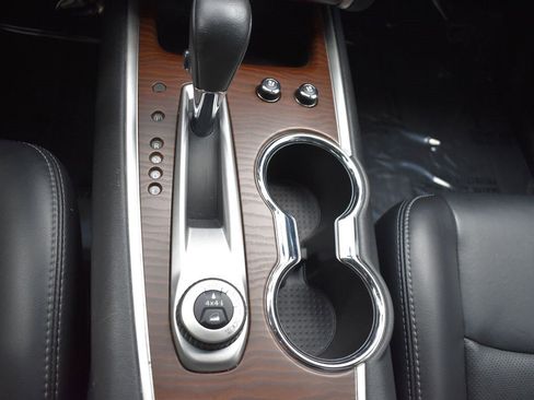 Used 2017 Nissan Pathfinder Platinum w/ Cargo Package image 17