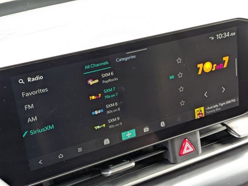 Used 2025 Kia Carnival FWD image 21