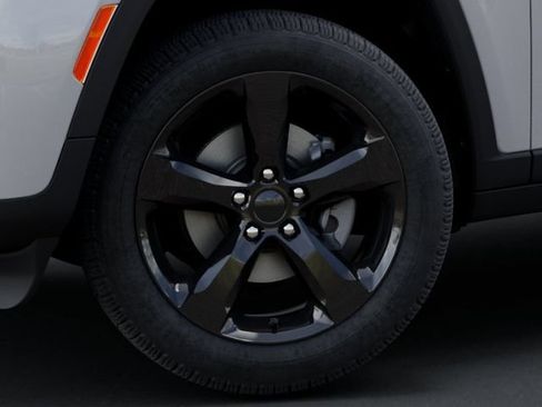 New 2026 Jeep Grand Cherokee Limited w/ Limited Altitude Package AWD/4WD image 8