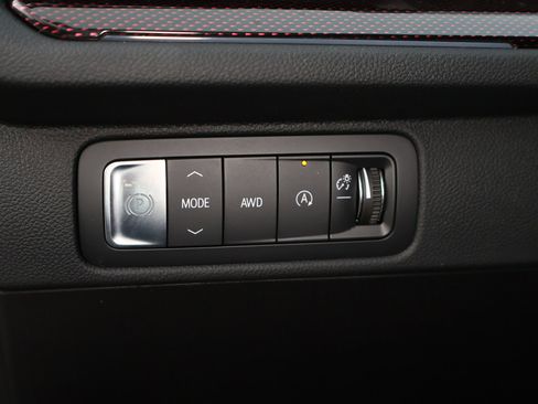 New 2026 Chevrolet Traverse Z71 w/ LPO, Floor Liner Package AWD/4WD image 12