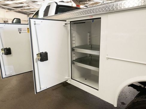 New 2025 Ford F450 XL w/ XL Chrome Package image 23