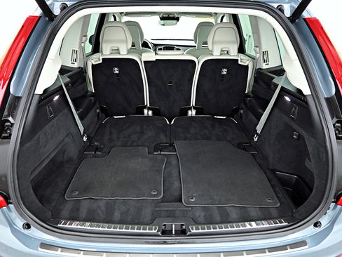 Used 2020 Volvo XC90 T6 Momentum image 34