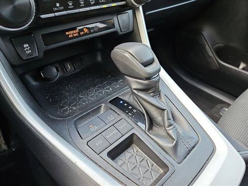 Used 2020 Toyota RAV4 LE FWD image 12