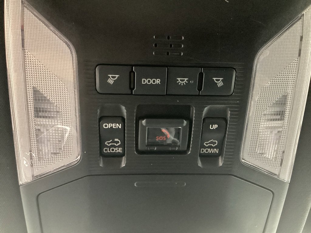 Used 2022 Toyota RAV4 XSE AWD/4WD image 17