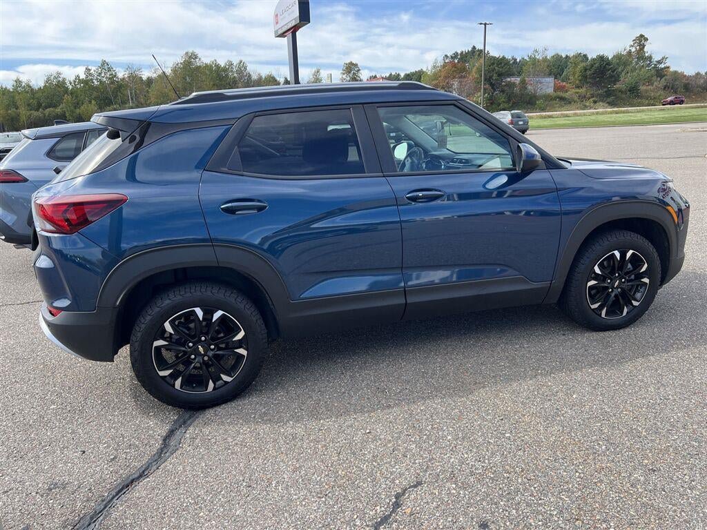 Used 2021 Chevrolet TrailBlazer LT w/ Driver Confidence Package AWD/4WD image 2