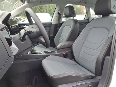 New 2025 Volkswagen Jetta SEL image 8