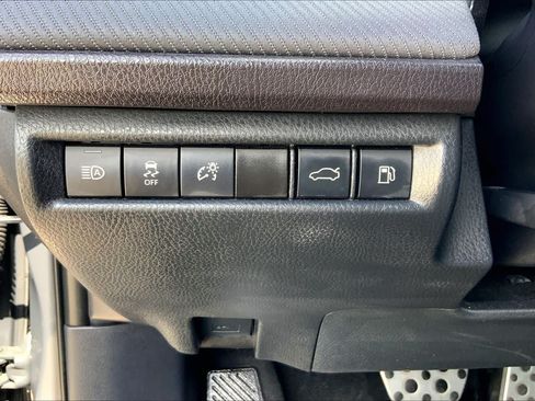 Used 2025 Toyota Camry SE FWD image 33